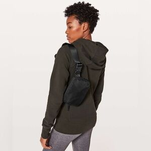 NWT Lululemon Athletica Black Everywhere Belt Bag w/ Silver Accents 1L Travel